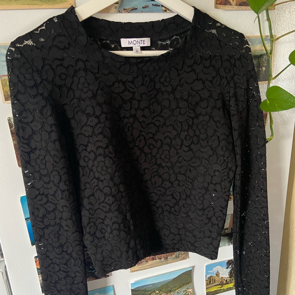 Black Fitted Crop Top by Monte